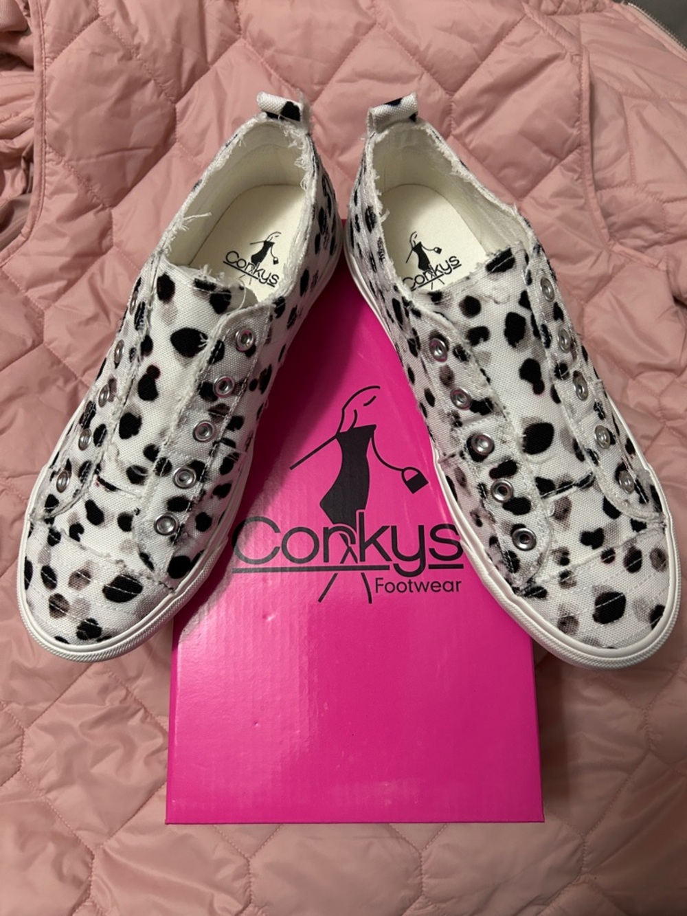 Corkys Women White and Black Leopard Canvas Slip-On Sneakers